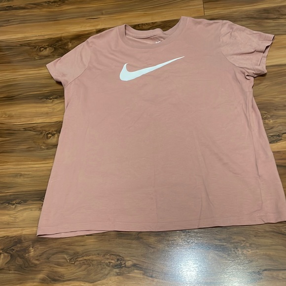 Nike Dri-FIT Swoosh (women’s t-shirt) - Picture 2 of 4